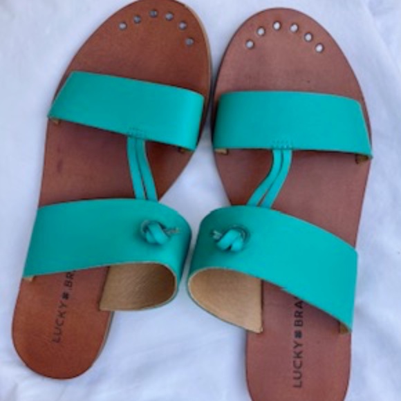 Lucky Brand Turquoise Blu Flat Leather Upper Sandals with Top Knot Accent Size 7 - Picture 1 of 6